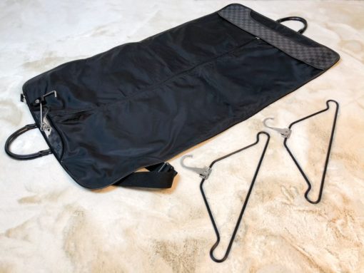 Porte-habits Louis Vuitton 2 cintres damier graphite avec bandoulière