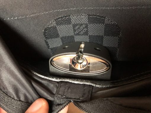 Porte-habits Louis Vuitton 2 cintres damier graphite avec bandoulière