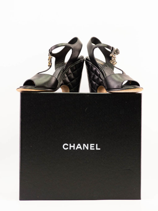 Sandales compensées Chanel en cuir noir