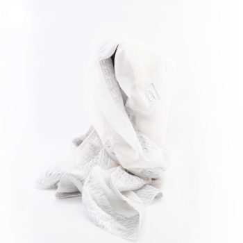 Étole Dior en mousseline de soie avec sigles brodés en fils d'argent