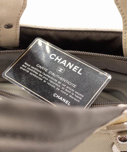 Sac Chanel Biarritz en toile Gris metallise et creme
