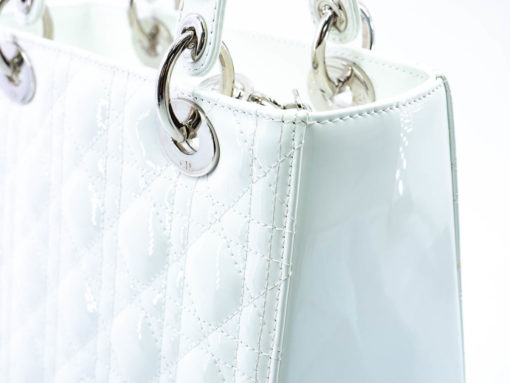 Dior Lady Dior Medium Cuir Vernis Blanc Sac à main
