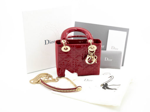 DIOR Sac à main Lady Dior Mini en cuir vernis rouge cerise